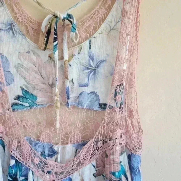 Solemio floral lace sleeveless romper size medium - Picture 10 of 12